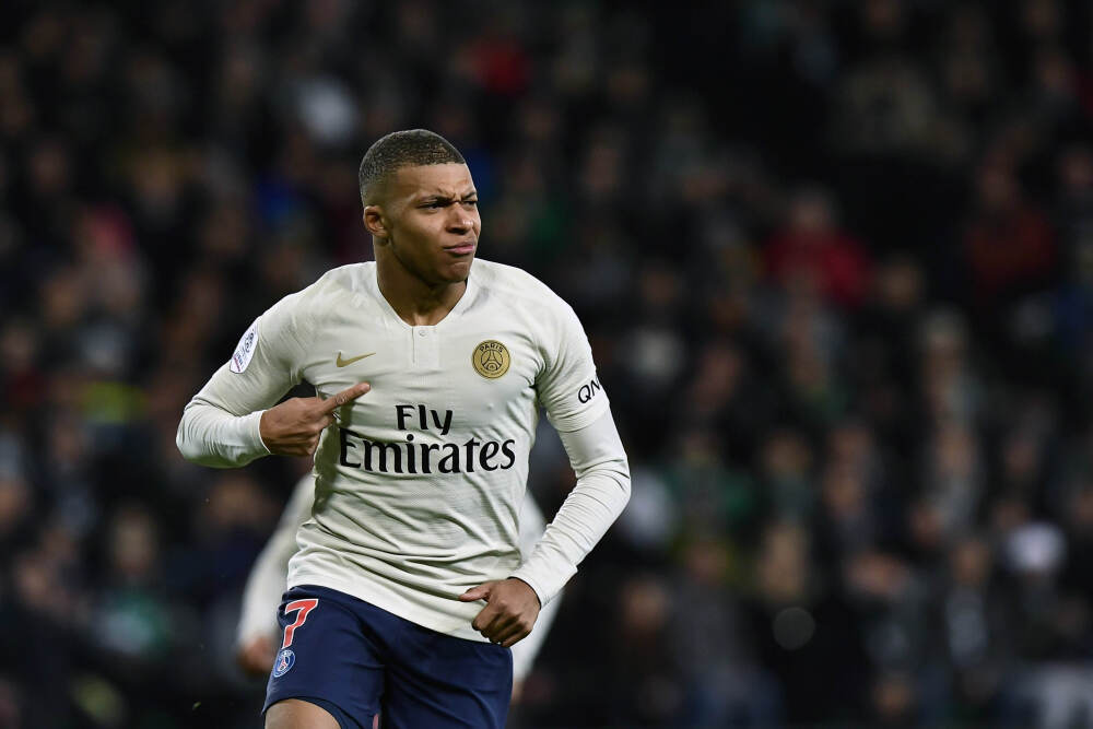 进球网最新金球排名：凯恩领跑，梅西加入争夺排第9，亚马尔第4